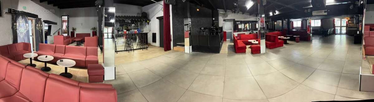 Commerce à VALLAURIS