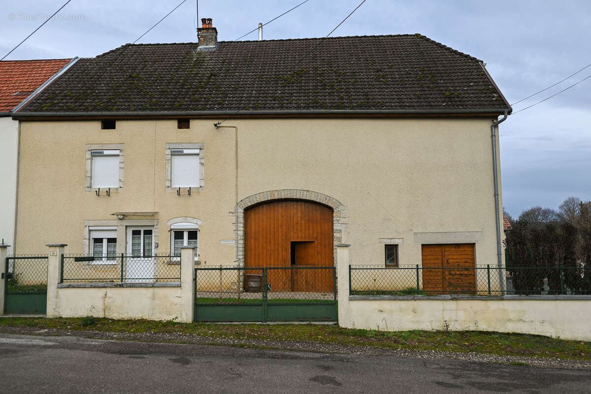 Maison à CHASSEY-LES-MONTBOZON