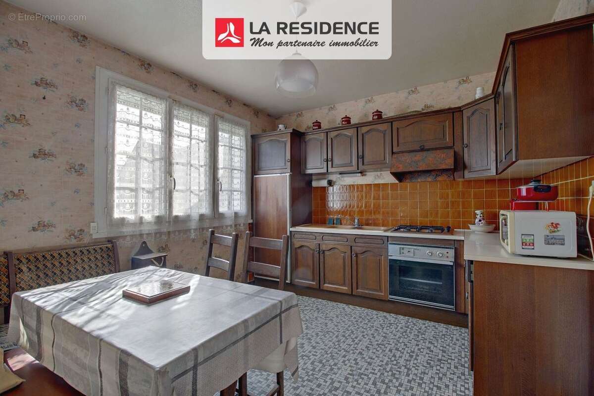 Maison à SAINT-ETIENNE-DU-ROUVRAY