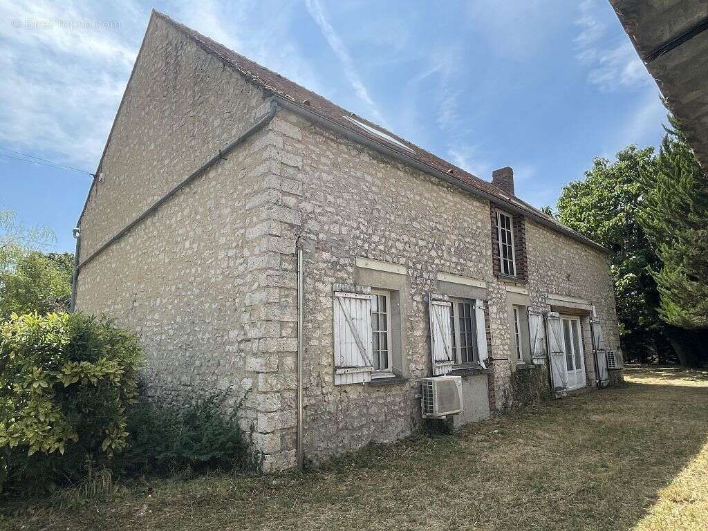 Maison - 288m ² - photo 2