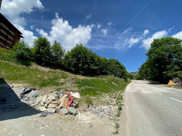 Terrain à LE CHATEL