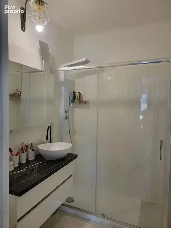 2 Pièces rénové avec balcon et vue dégagée - photo 5