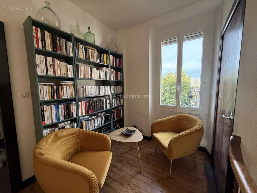 Maison à MIRANDOL-BOURGNOUNAC