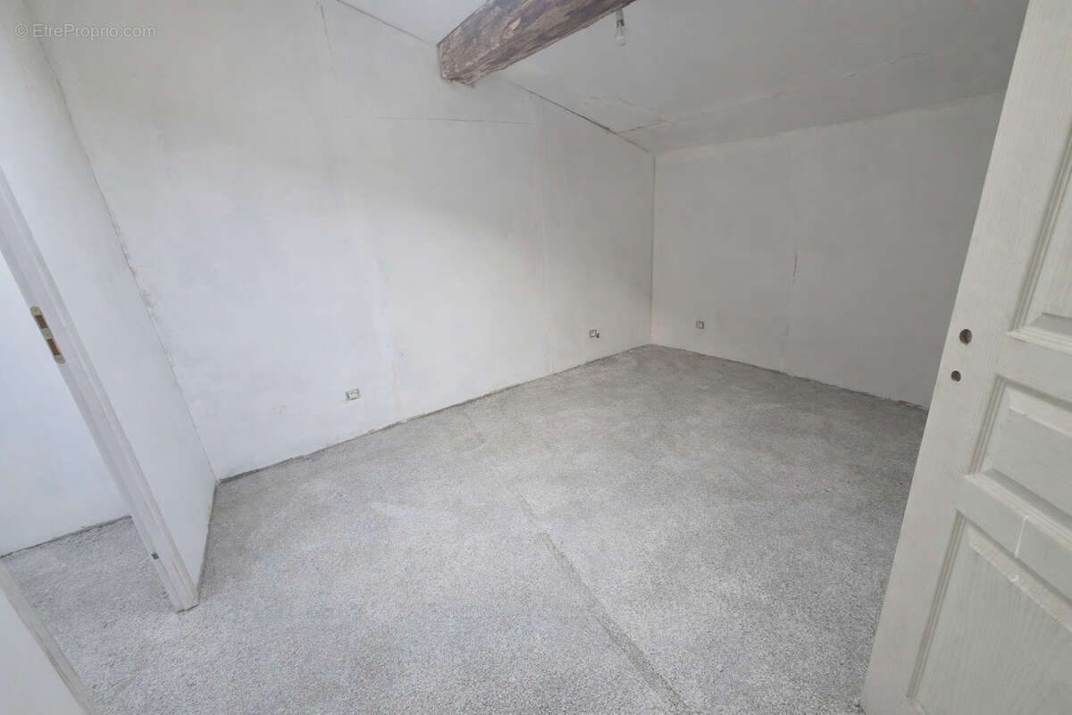 Appartement à SAINT-CHINIAN