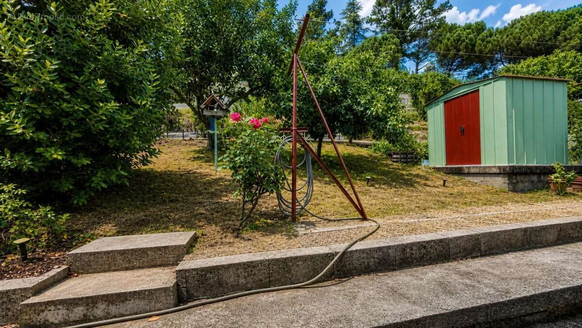 Maison de 5 pièces de 145 m² à Saint-Laurent-de-Cerdans - photo 16