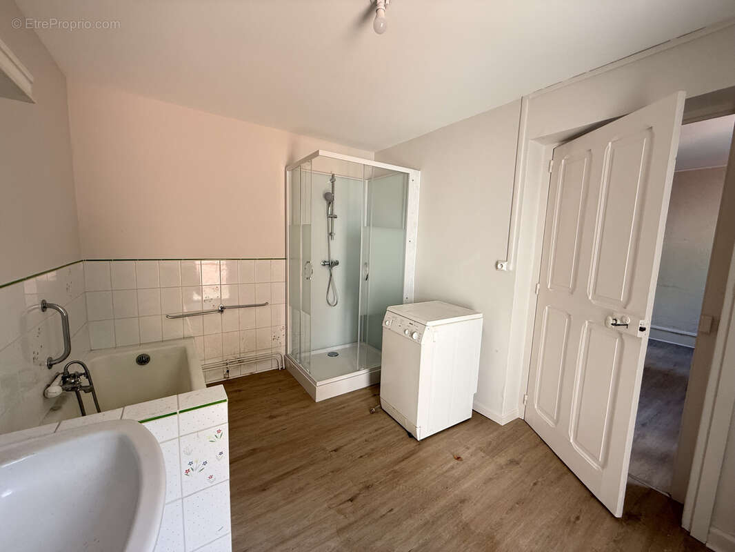 Maison de village avec cour proche commerces - photo 5