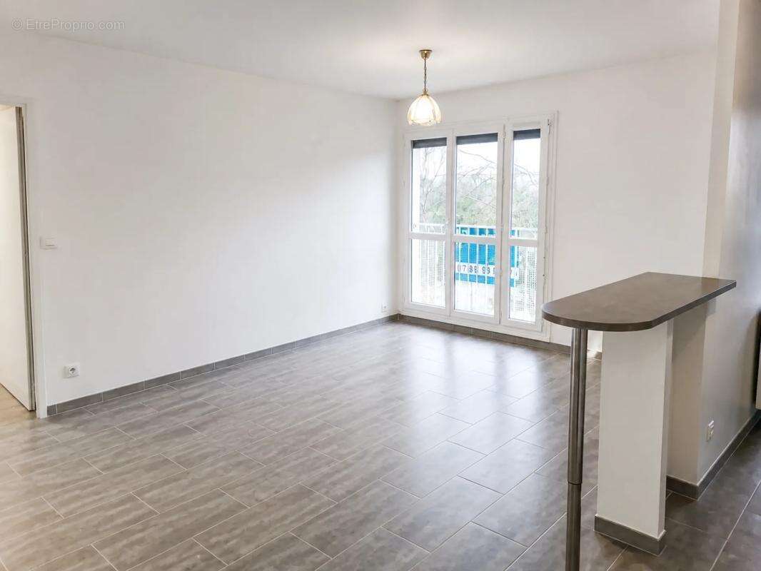Appartement 3 pièces de 62 m² situé aux Ulis - photo 2