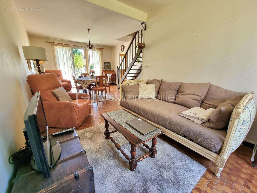 Maison à LE CHATELET-EN-BRIE