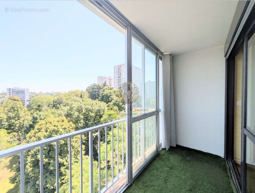 Vue dégagée sur la Saône   Beau T3 de 74 m2 avec garage dans résidence de standing - photo 4