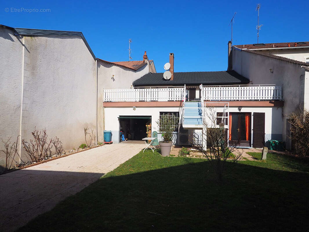 Maison à NOMEXY