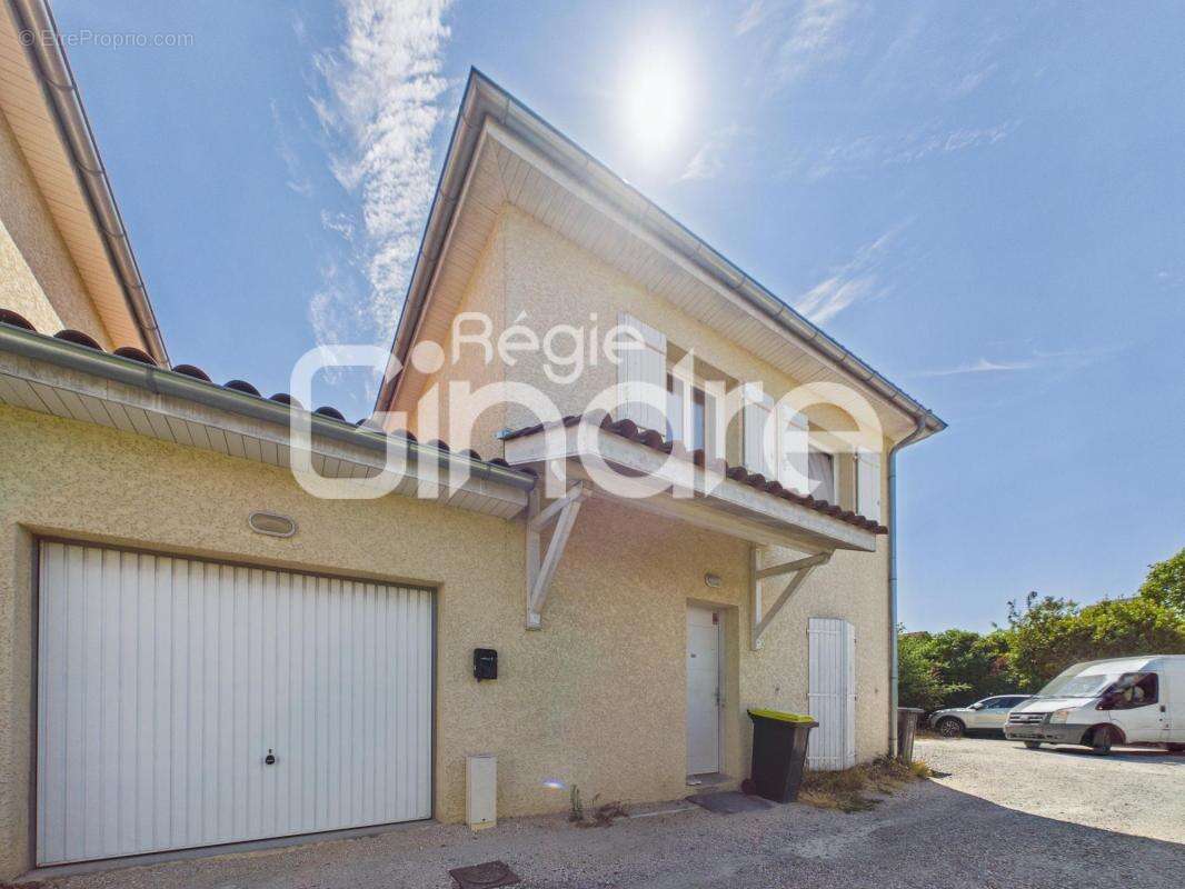 Vente - Maison - 4 pièces + cuisine - 91 m² - 305 000 € - - photo 7