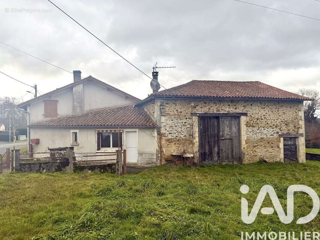 Maison 203 m² à Le Lindois  - photo 2