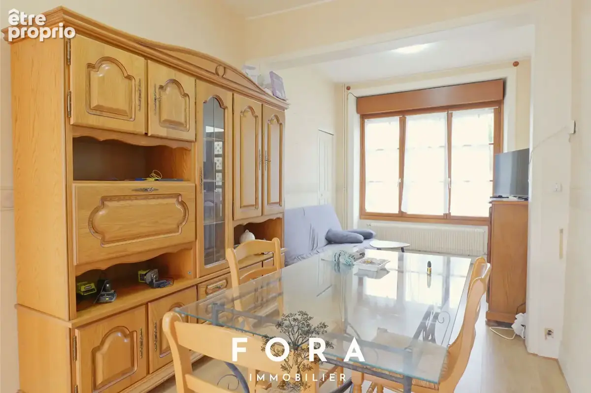 Maison familiale mitoyenne de 135 m² avec double garage, en centre-ville de Condé-en-Normandie ! - photo 6