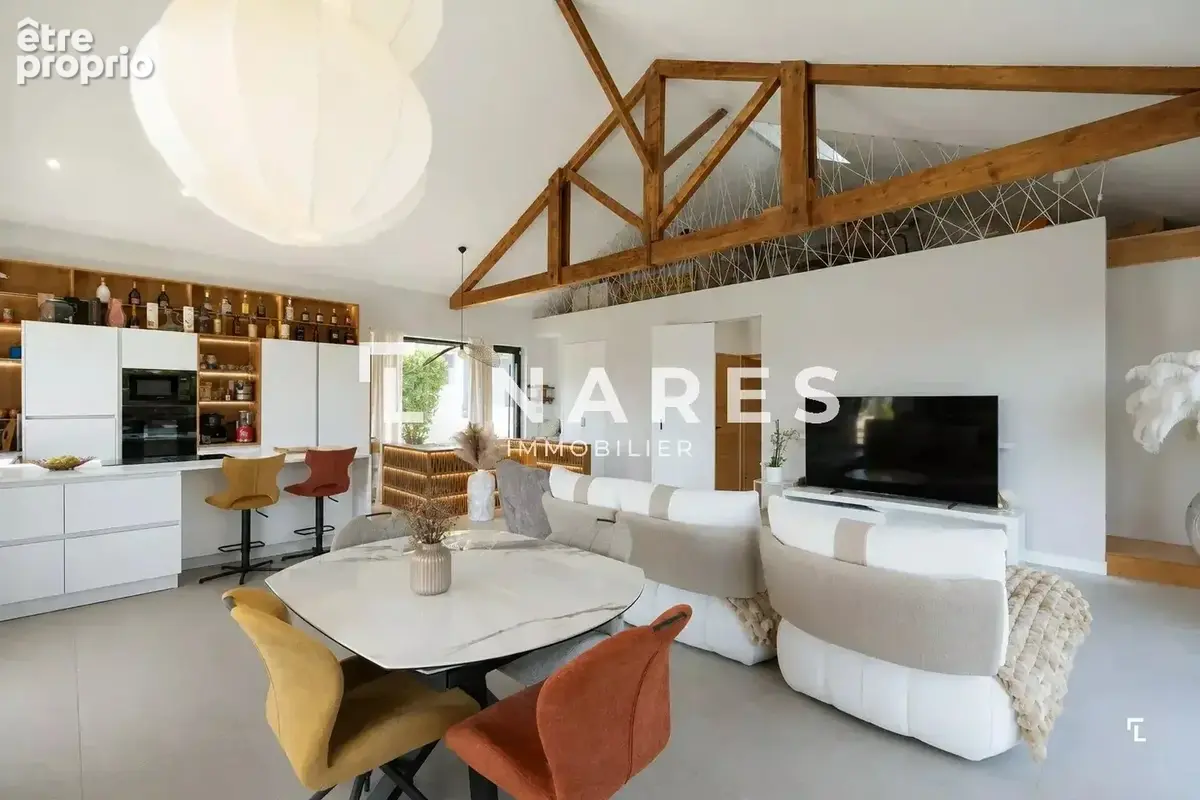 LA PANORAMIQUE - Villa T5 de 200m² - Piscine - Cuisine d'été - Terrain de 785m² - 13011 LA VALENTINE - photo 7