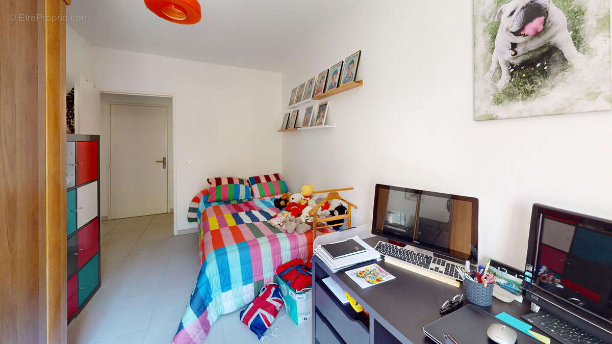 Appartement à PEYNIER