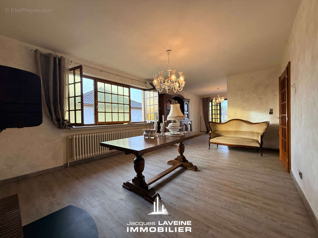 Maison à MAIZIERES-LES-METZ