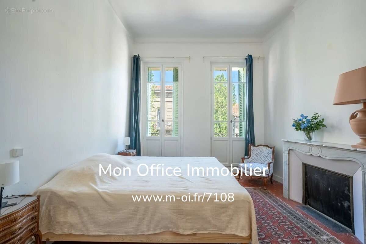 Référence : 7134-SKA - Maison 9 pièce(s) à Salon-de-Provence (13300) - photo 8