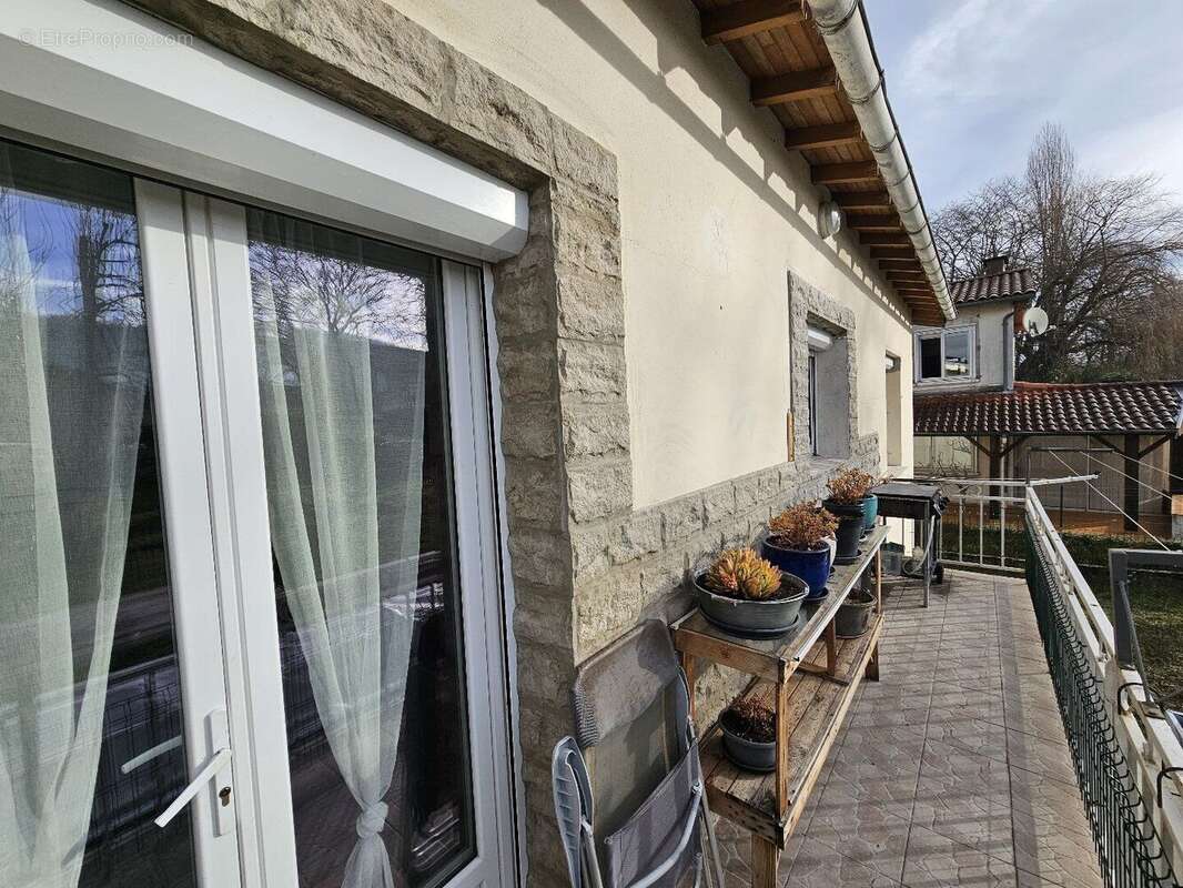 Maison en vie de plain-pied avec jardin et garage - photo 8
