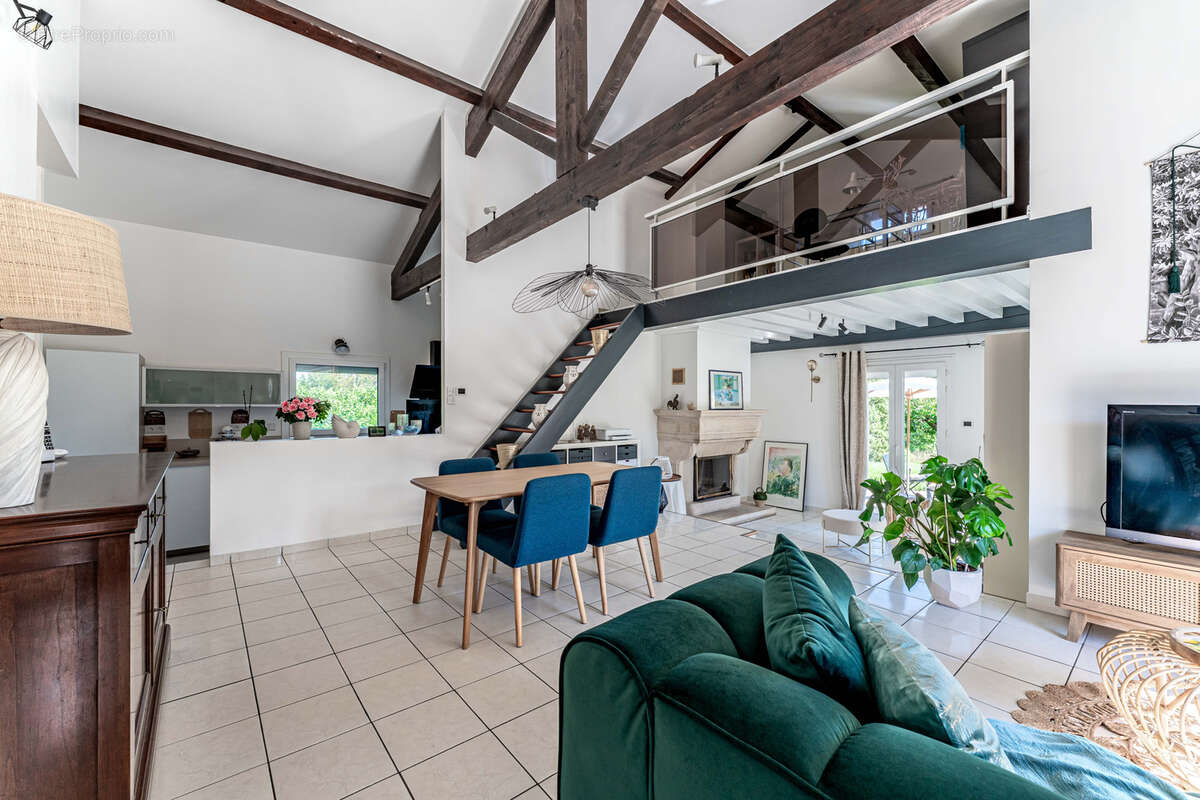 Maison à FRANCHEVILLE