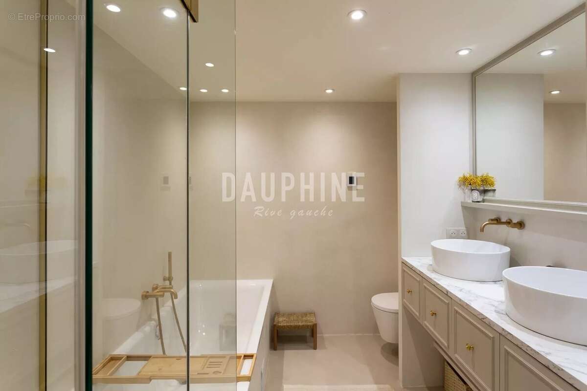 Appartement à PARIS-7E