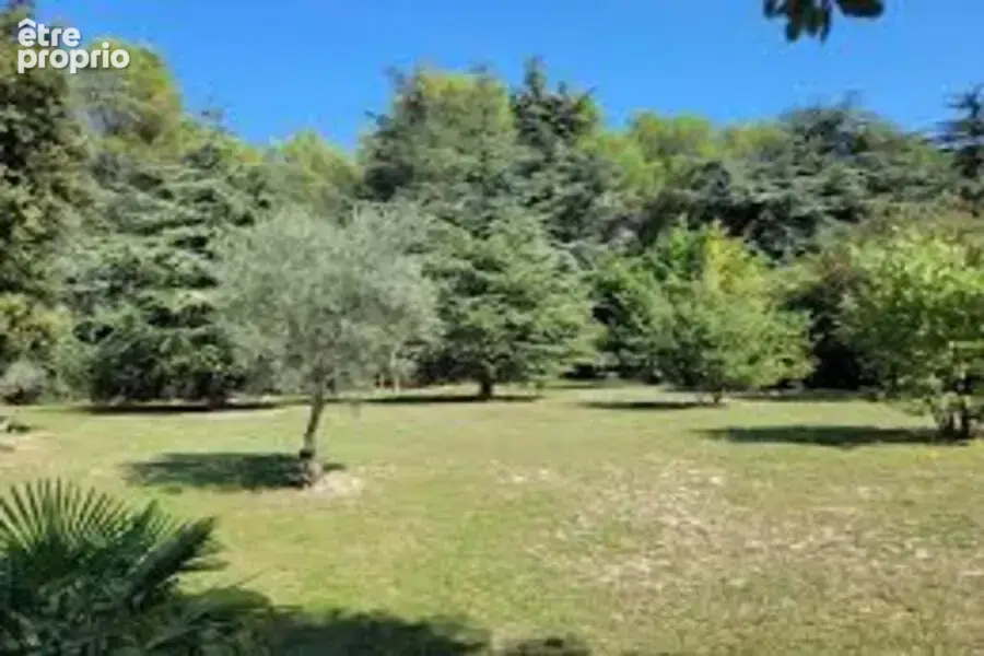 Terrain à LEOGNAN