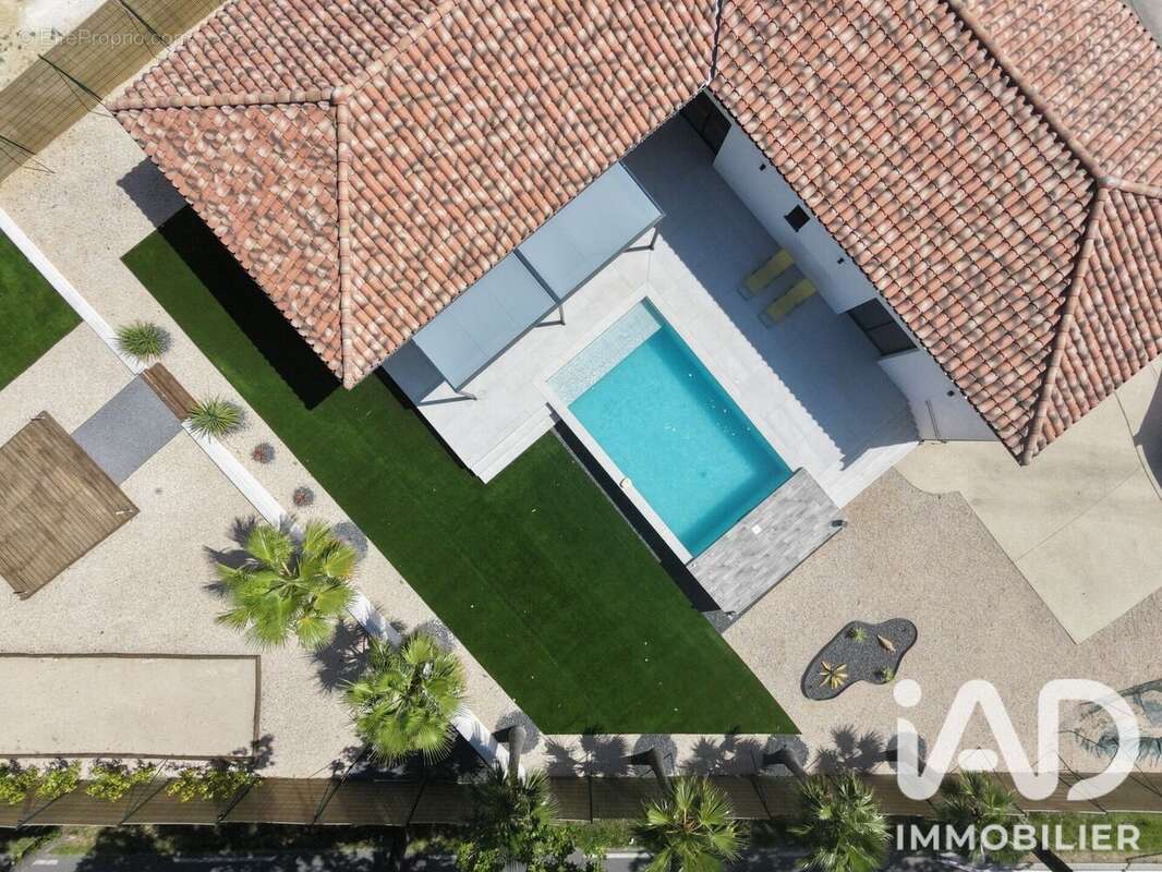 Maison 198 m² à Clarensac  - photo 2