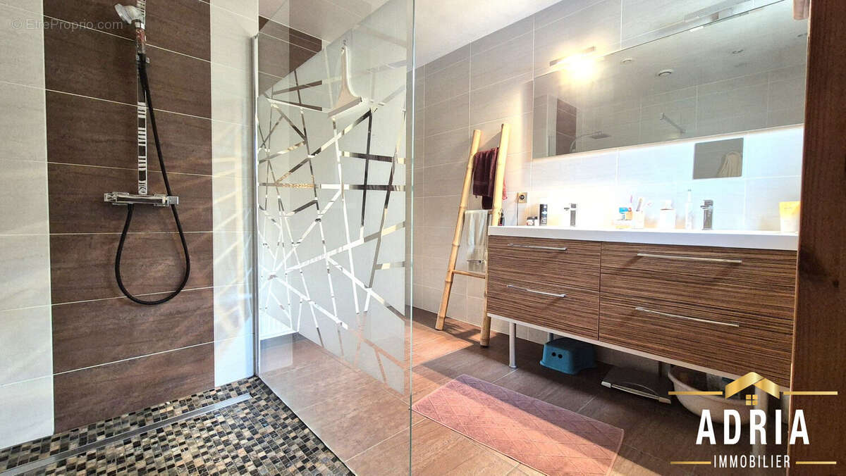 Maison à REZONVILLE
