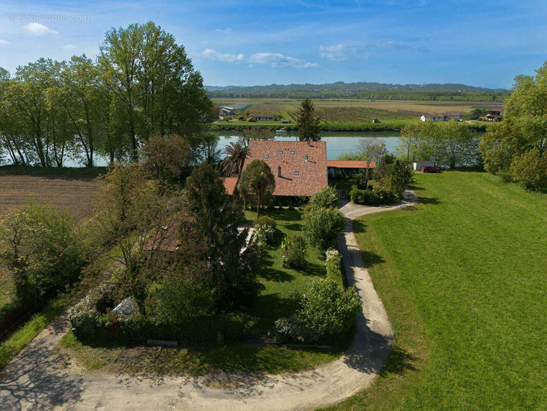 Sur les rives du Gave, 550 m² d'histoire réinventée, prêts à porter votre projet. - photo 18