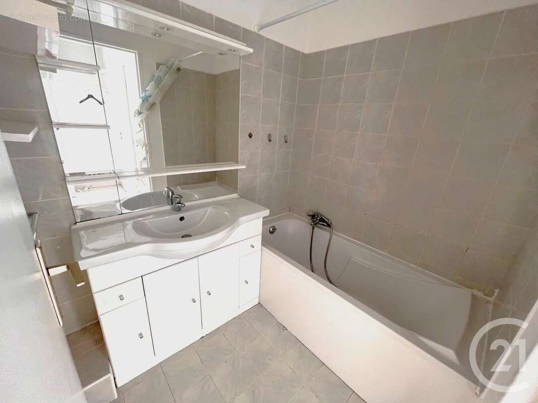 Appartement à ROQUEBRUNE-CAP-MARTIN