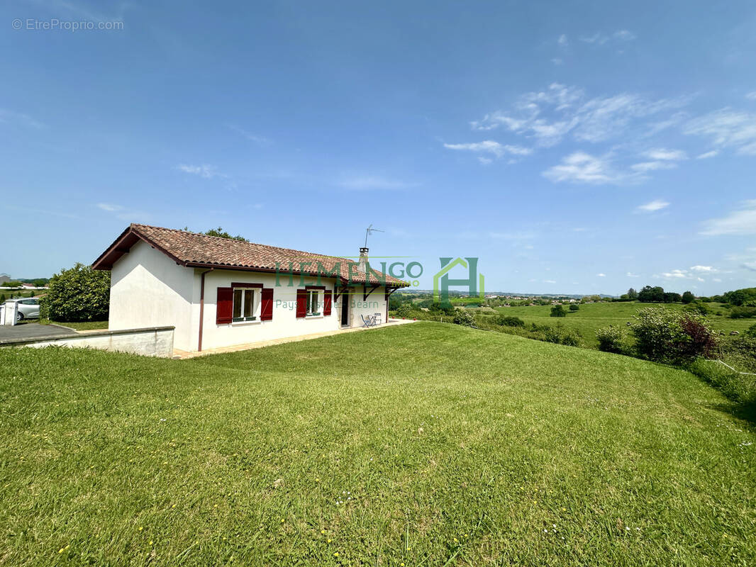 Maison à LUXE-SUMBERRAUTE