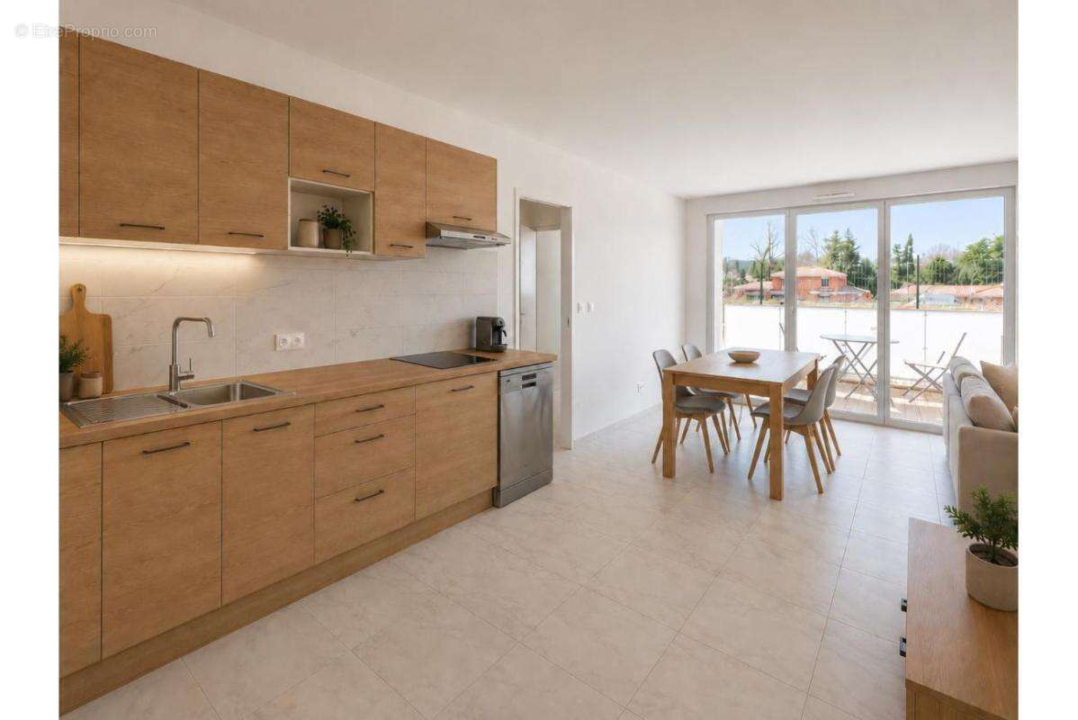 Appartement T4 de 84m² à Six-Fours-les-Plages - photo 2