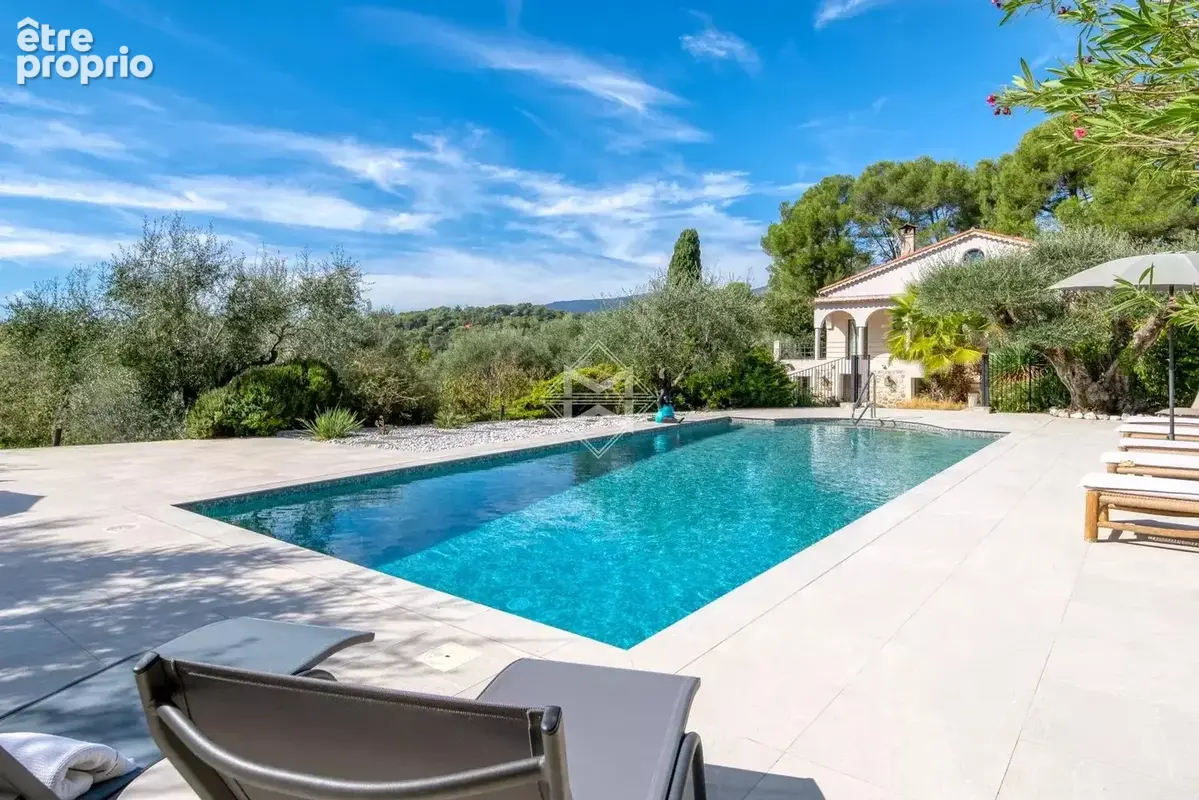 Maison à ROQUEFORT-LES-PINS