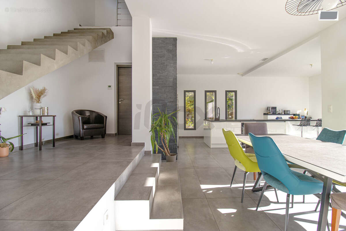 Maison à LA VALETTE-DU-VAR