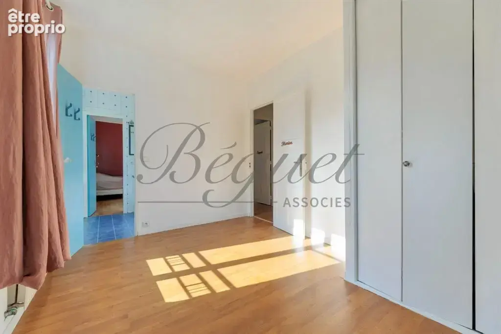 Vaucresson – Maison des années 1930 de 230 m², 4 chambres, jardin de 494 m² – Hauts-de-Seine, Île-de-France - photo 17