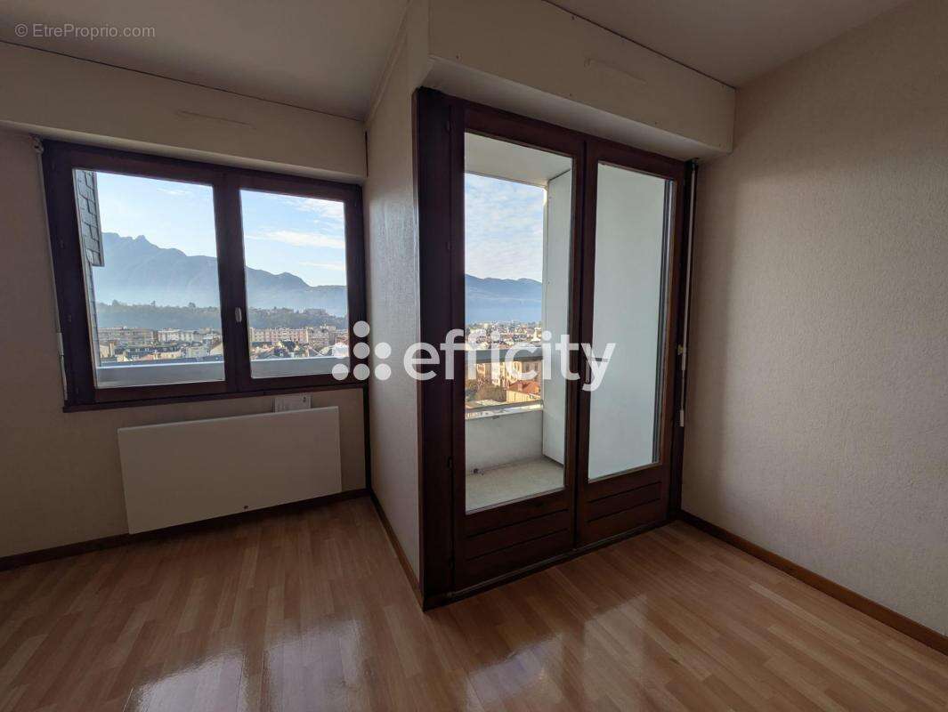 Appartement à AIX-LES-BAINS