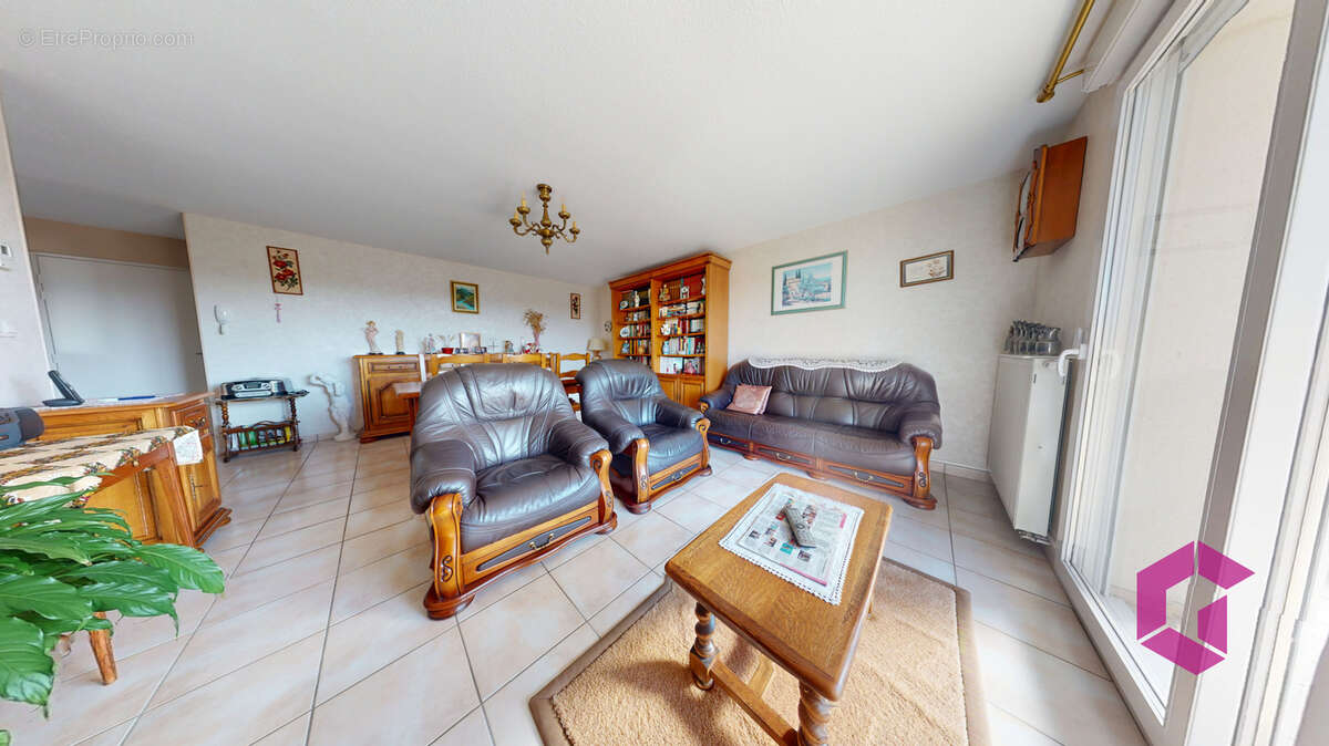 Issoire - appartement t4 avec terrasse 34 m2 avec garage et parking privatifs - photo 4