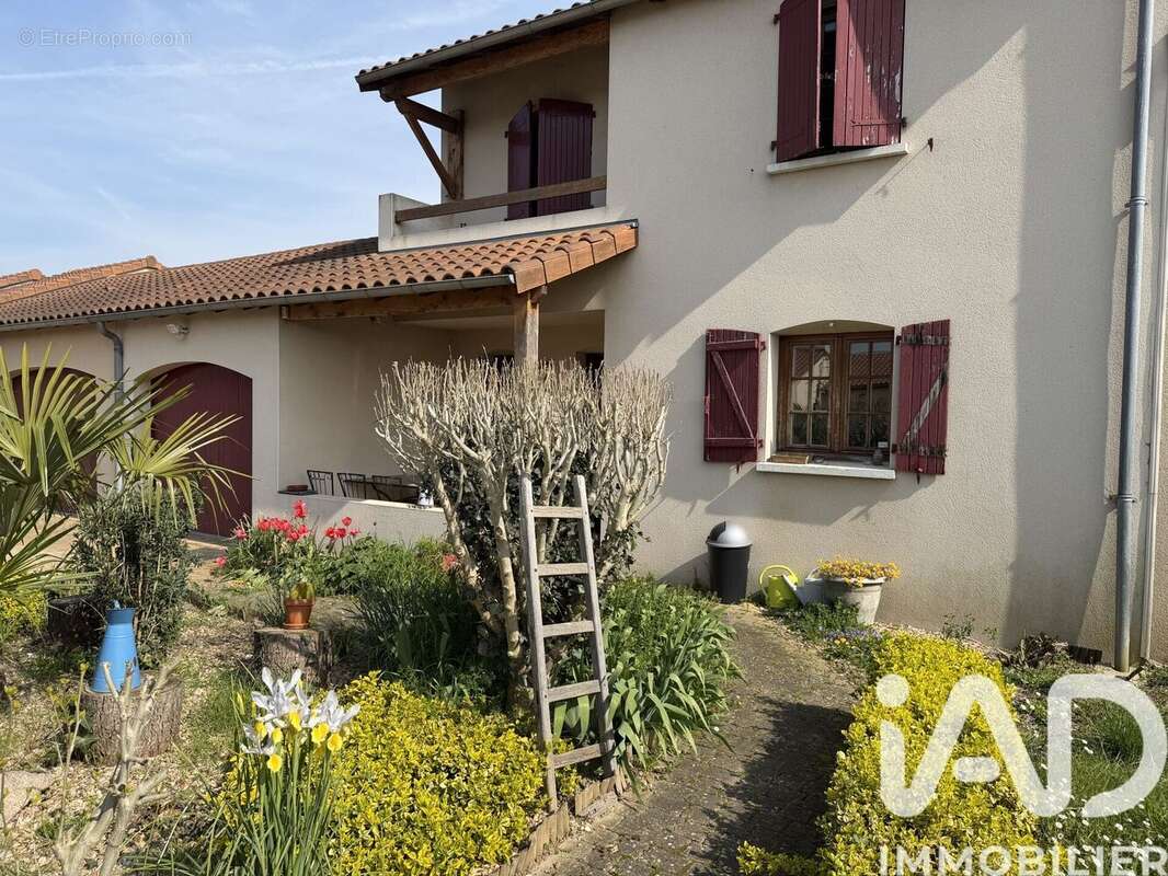 Photo 2 - Maison à CHATELLERAULT