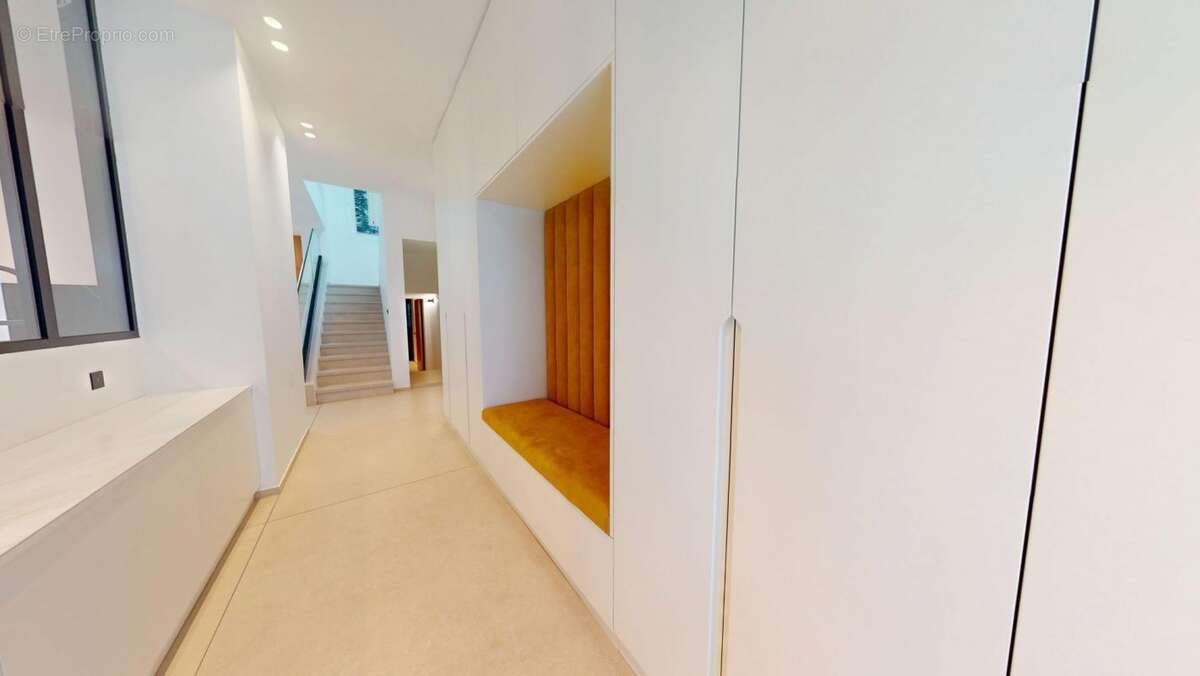 Maison à SAINT-MAUR-DES-FOSSES