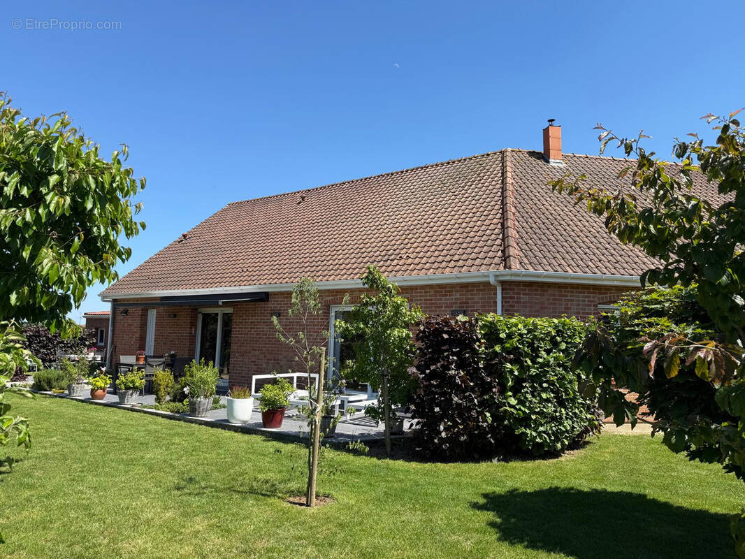 Maison à LESTREM