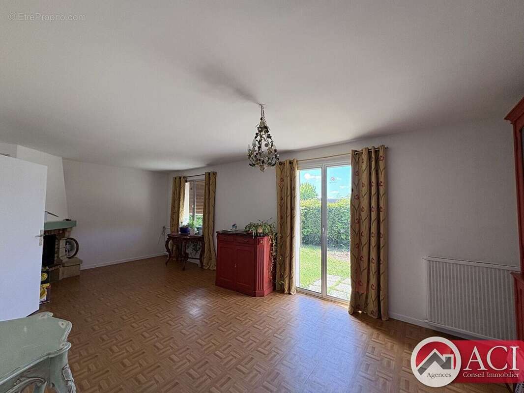 Maison de plain pied à Amblainville - photo 2