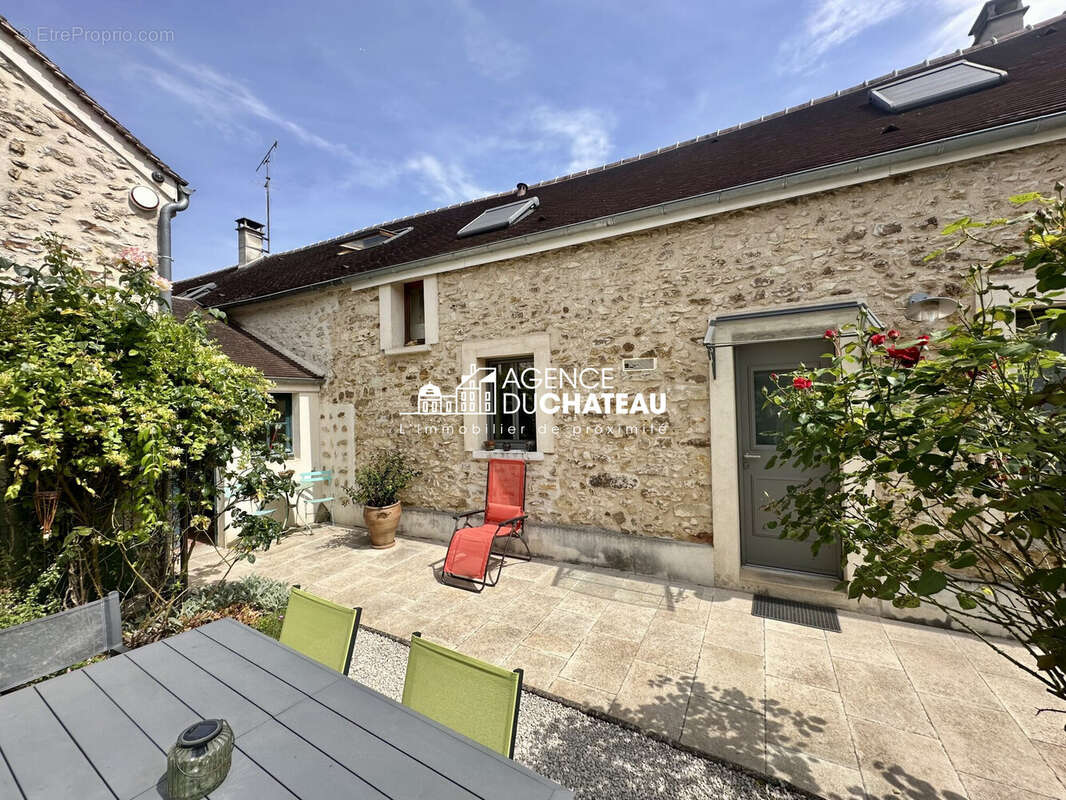 Maison 93 m² à Nandy  - photo 2