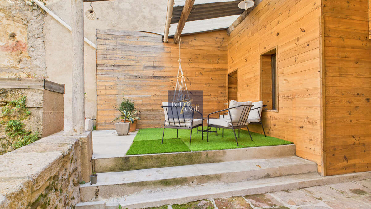 Maison à SAINT-PAUL-LE-JEUNE