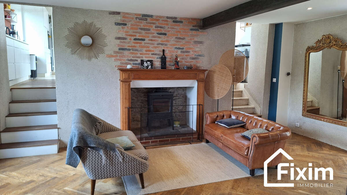 Maison à LA CHAPELLE-BASSE-MER