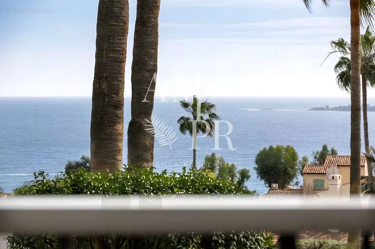 Appartement à VALLAURIS