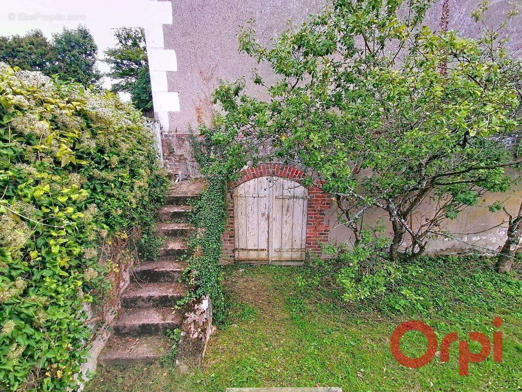 Maison à VILLECHAUVE