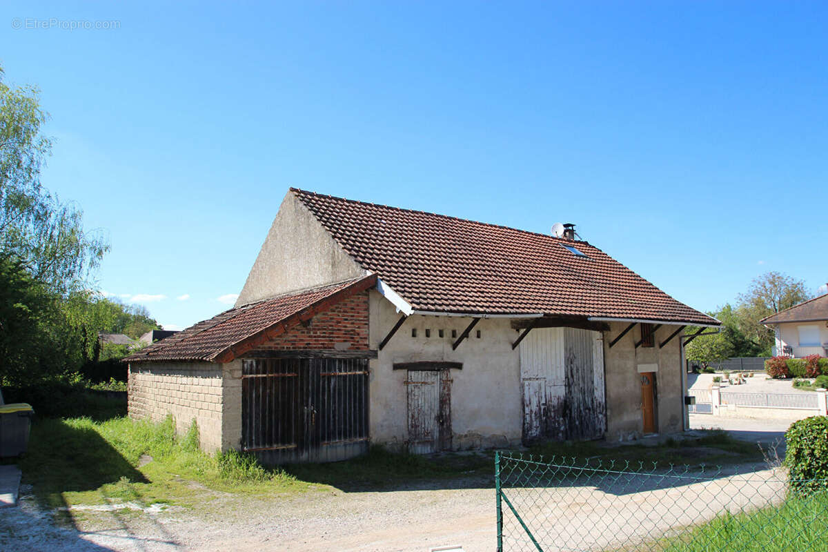 Maison à PIERRE-DE-BRESSE