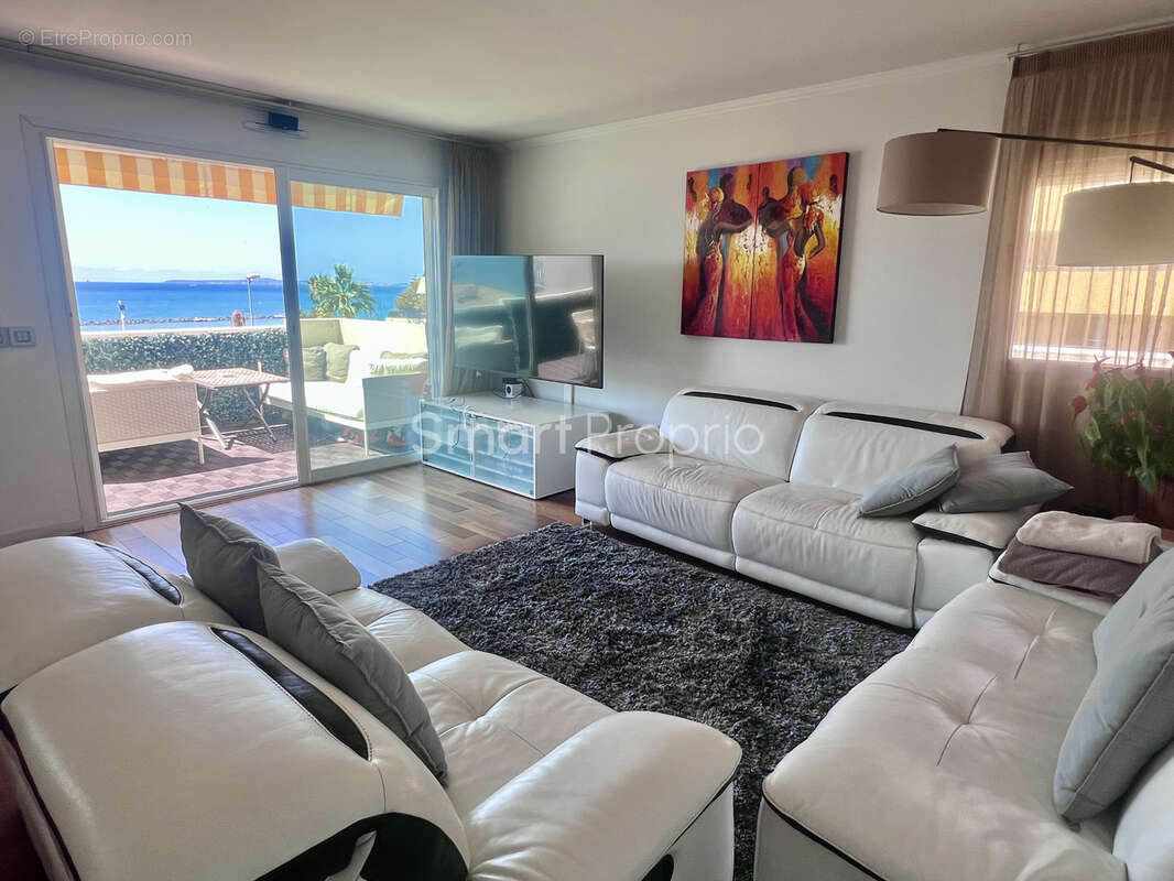 Appartement à SAINT-LAURENT-DU-VAR
