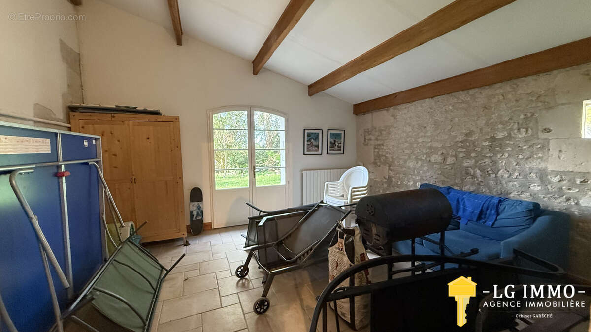 Maison à MORTAGNE-SUR-GIRONDE