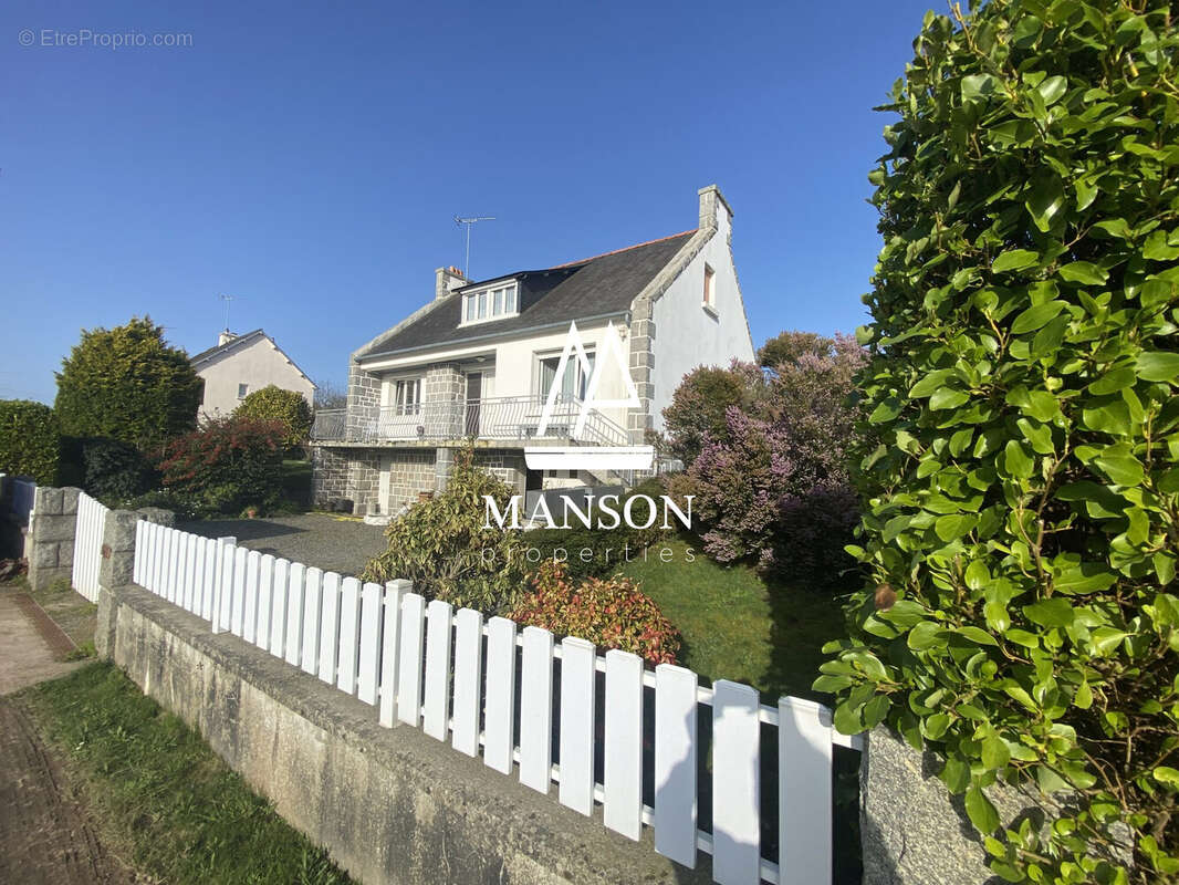 Maison à PLOUEZEC