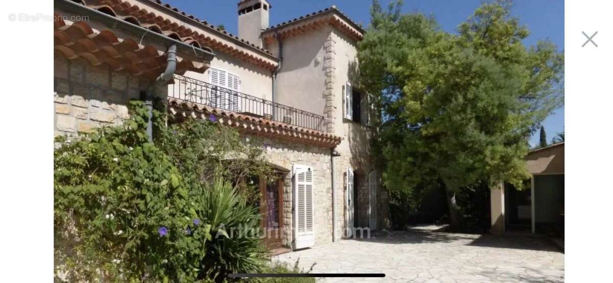 Appartement à MOUANS-SARTOUX